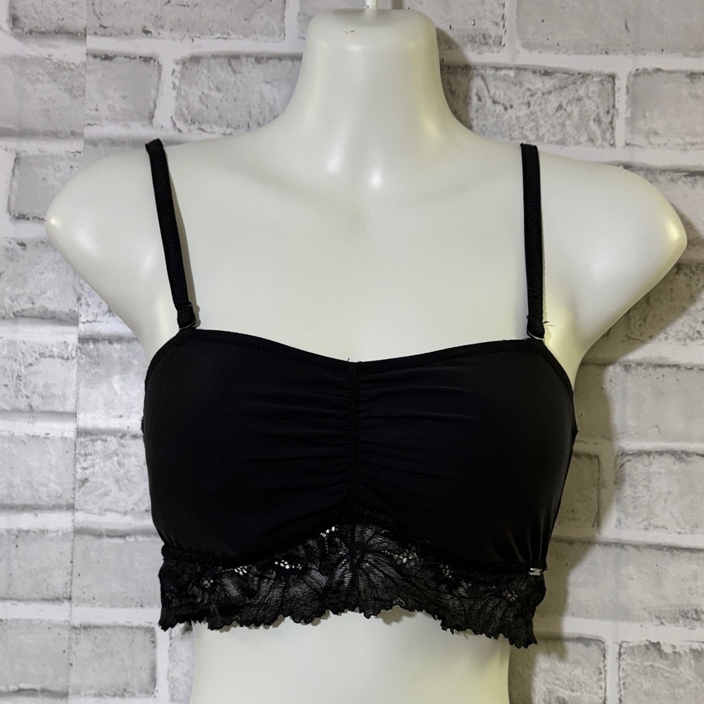 La Vie En Rose Chic Black Lace Trim Bralette, size small